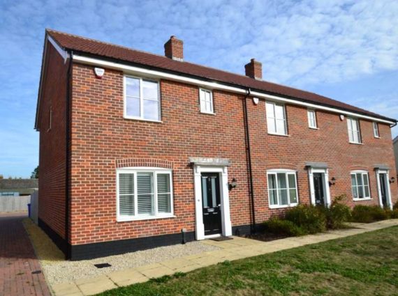 3 Bedroom End of Ter...